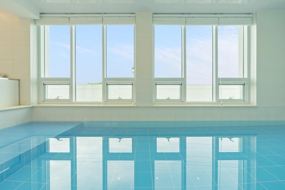 Private Gangneung Pool Villa Экстерьер фото